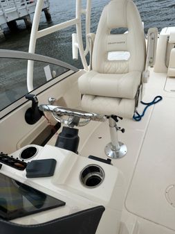 Grady-White Freedom 235 image