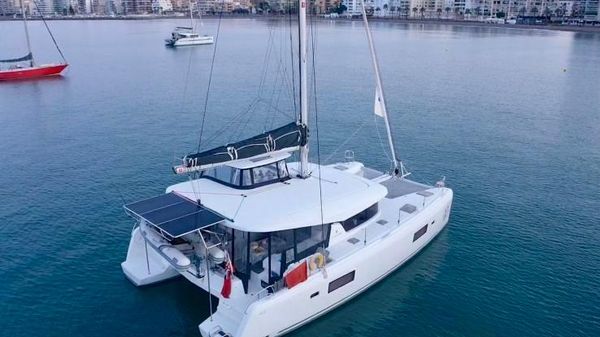 Lagoon 42