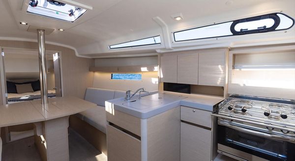 Beneteau Oceanis 34.1 image