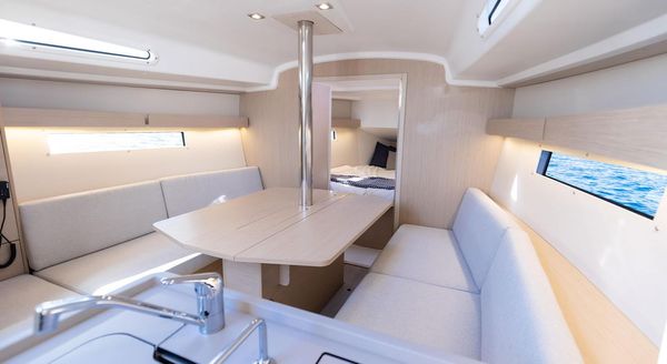 Beneteau Oceanis 34.1 image