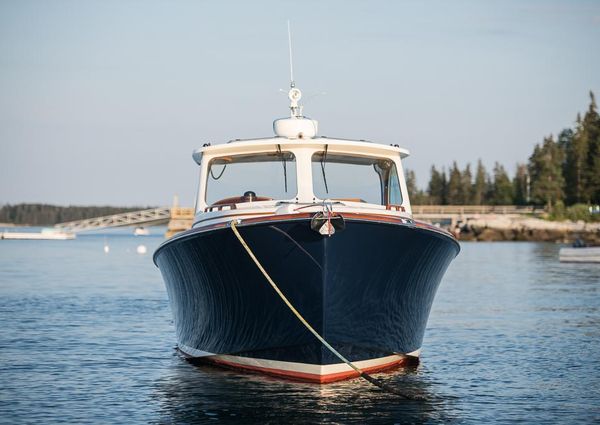 Hinckley Talaria 34 image