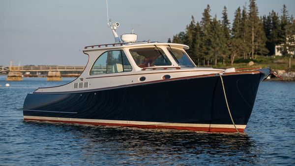 Hinckley Talaria 34 