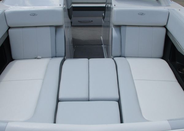 Regal 24-FASDECK image