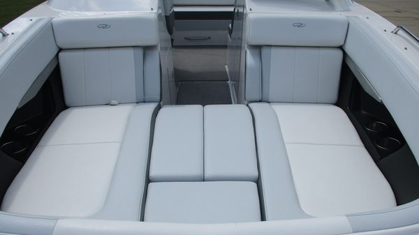 Regal 24-FASDECK image