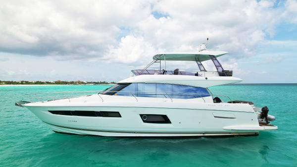 Prestige 560 Flybridge Hardtop