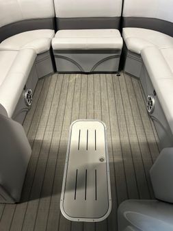 Bentley-pontoons LEGACY-243-SWINGBACK image