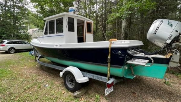 Camden 22 Pilothouse
