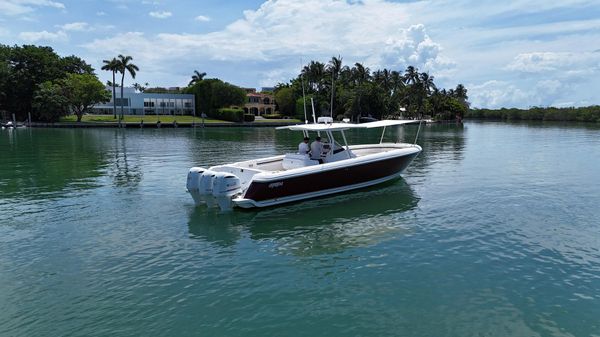 Intrepid 400 Center Console image