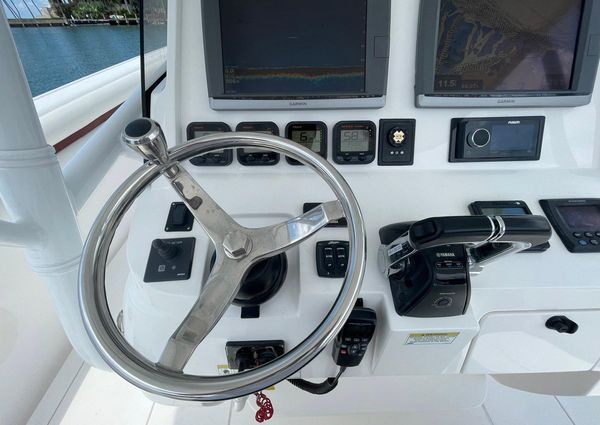 Intrepid 400 Center Console image