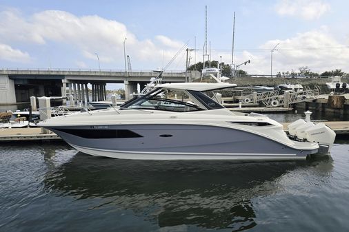 Sea Ray 320 Sundancer Outboard image