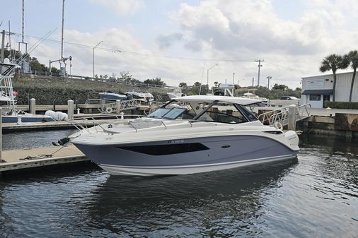 Sea Ray 320 Sundancer Outboard image