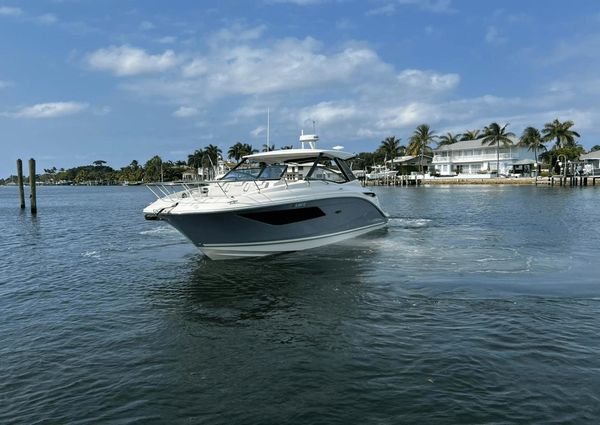 Sea Ray 320 Sundancer Outboard image