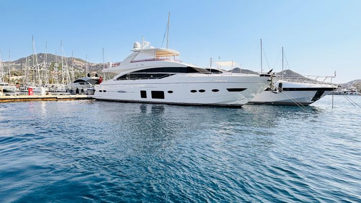 Princess Flybridge 88 Motor Yacht - main image