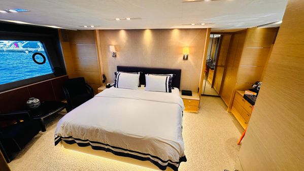 Princess Flybridge 88 Motor Yacht image