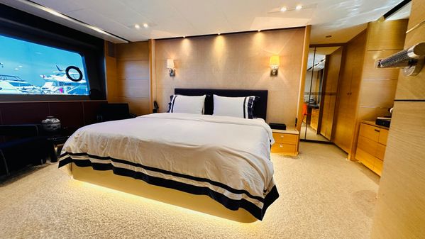 Princess Flybridge 88 Motor Yacht image