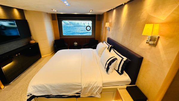 Princess Flybridge 88 Motor Yacht image