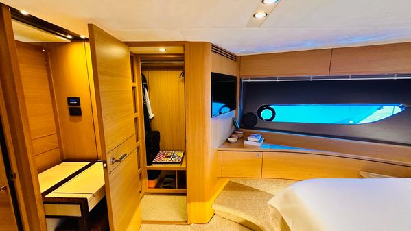 Princess Flybridge 88 Motor Yacht image