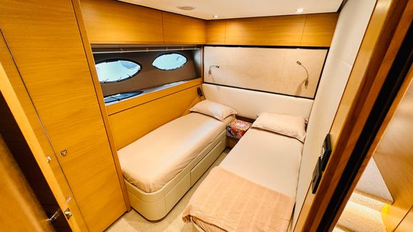 Princess Flybridge 88 Motor Yacht image