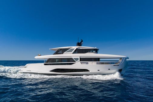 Ferretti Yachts INFYNITO 90 image