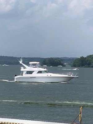 Sea Ray 500 Sedan Bridge - main image