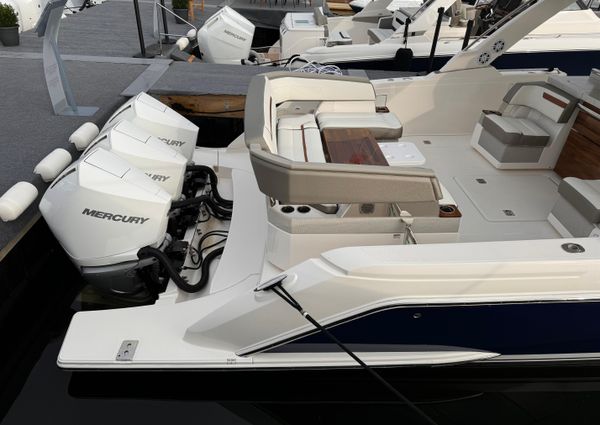 Tiara Yachts 38 LS image