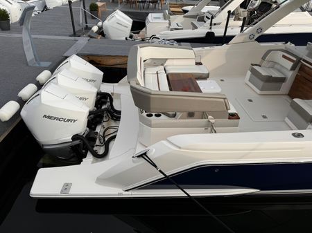 Tiara Yachts 38 LS image