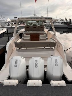 Tiara Yachts 38 LS image