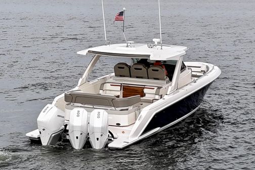 Tiara Yachts 38 LS image