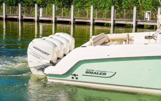 Boston-whaler 420-OUTRAGE image