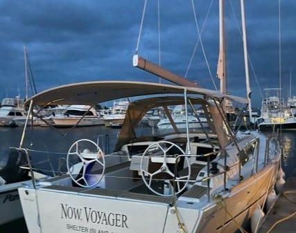 Dufour 360 