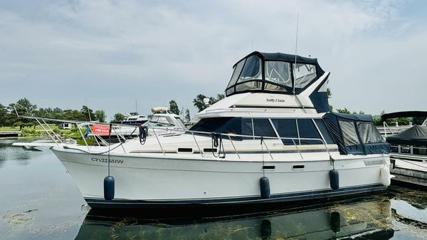 Bayliner 3270 MOTOR YACHT 