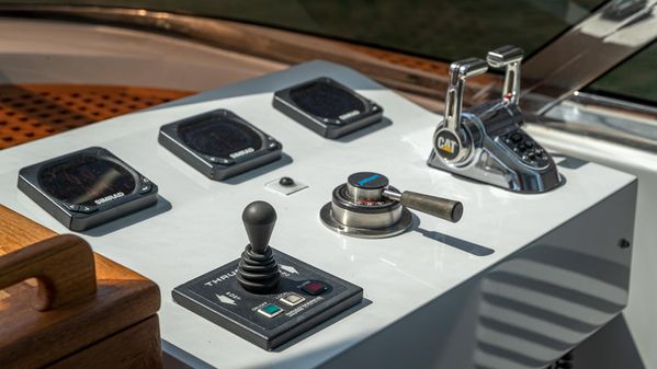 Broward Raised Pilothouse image