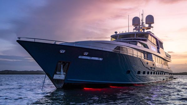 Broward Raised Pilothouse image