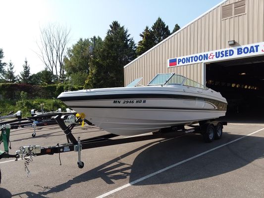 Chaparral 2330 SS - main image