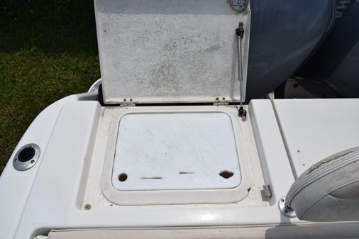 Robalo R260 Center Console image