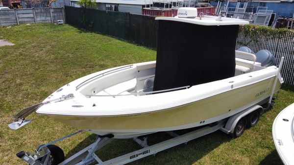 Robalo R260 Center Console image