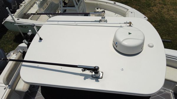 Robalo R260 Center Console image