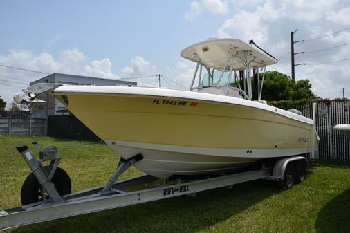 Robalo R260 Center Console image