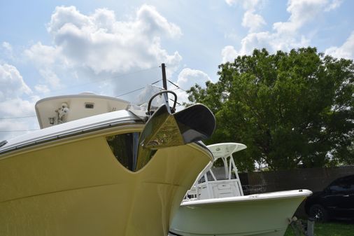 Robalo R260 Center Console image