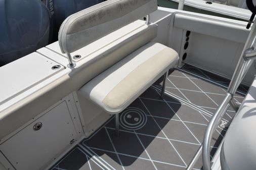 Robalo R260 Center Console image