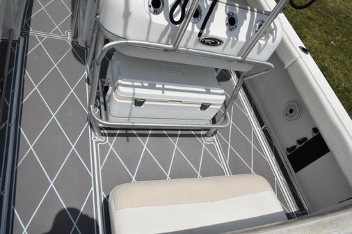 Robalo R260 Center Console image