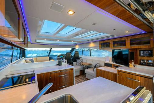 Riviera 6000 Sport Yacht image