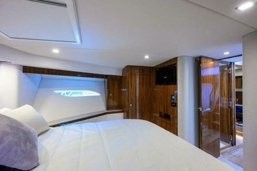 Riviera 6000 Sport Yacht image