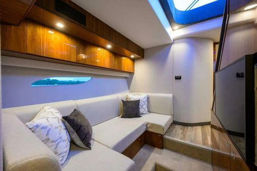 Riviera 6000 Sport Yacht image