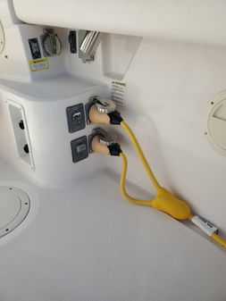 Tiara Yachts 3100 Open image