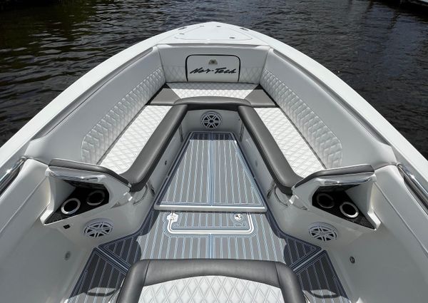 Nor-Tech 390 Center Console image