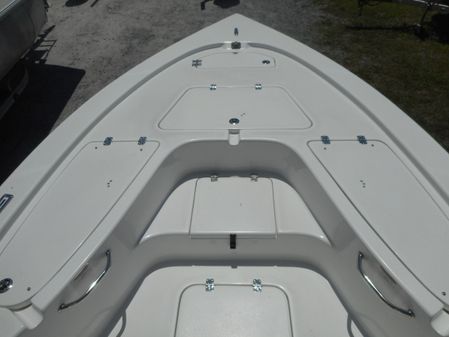 Sea Pro 228 DLX Bay image
