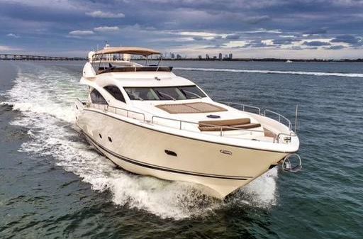 Sunseeker 82 Yacht