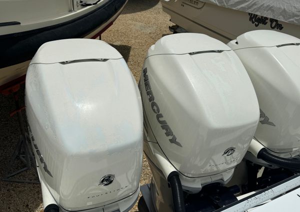 Boston-whaler 350-OUTRAGE image