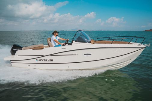 Quicksilver ACTIV-755-SUNDECK image